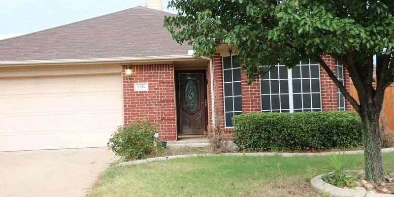 Dallas House: 5326 Raven Row