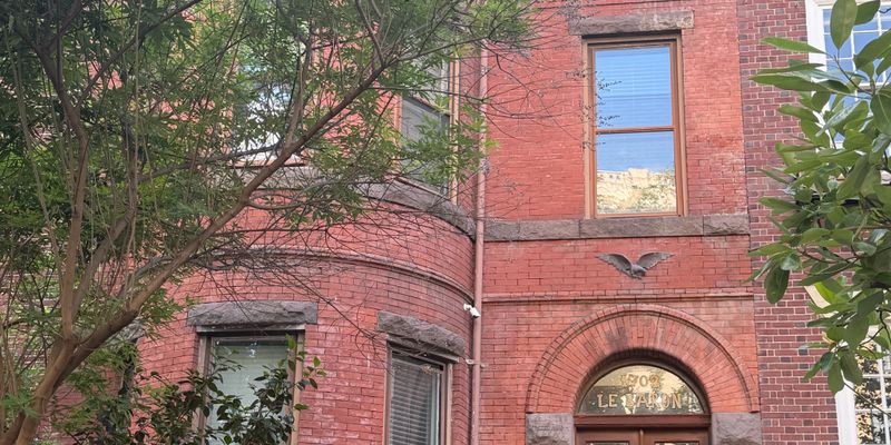 Washington Apartment: 1702 16th St NW