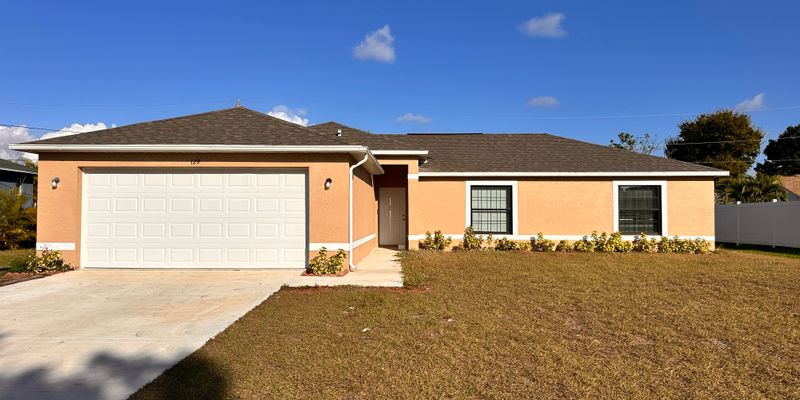 Cape Coral House: 129 NE 6th Ave