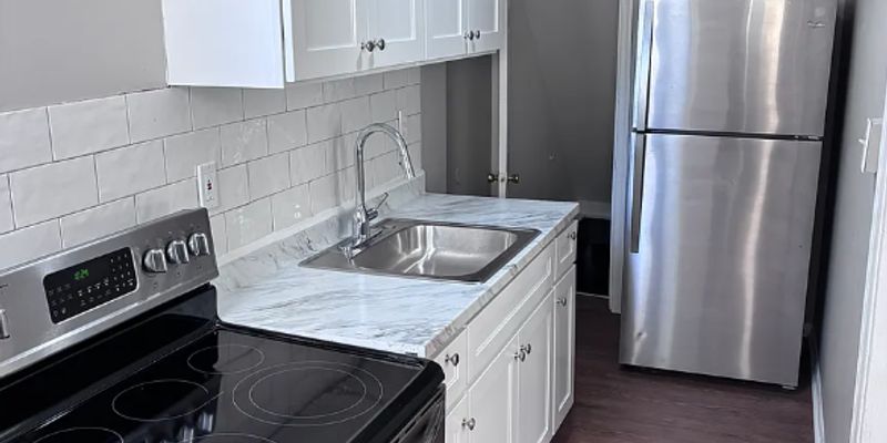 Baltimore House: 342X Ravenwood Ave