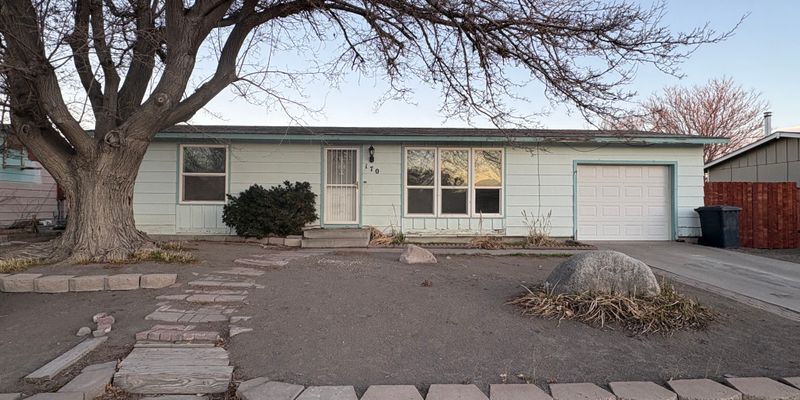 Lovelock House: 170 Willow Dr