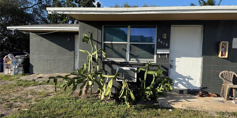 Hollywood Townhome: 6019 Hayes St