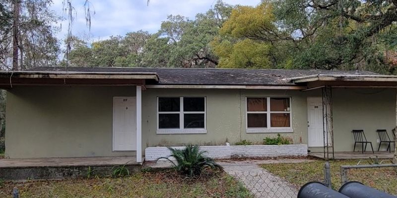 Brooksville House: 217 Beale St