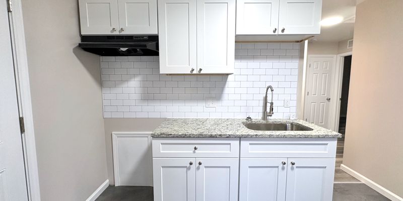 Warren House: 8424 Jackson Ave