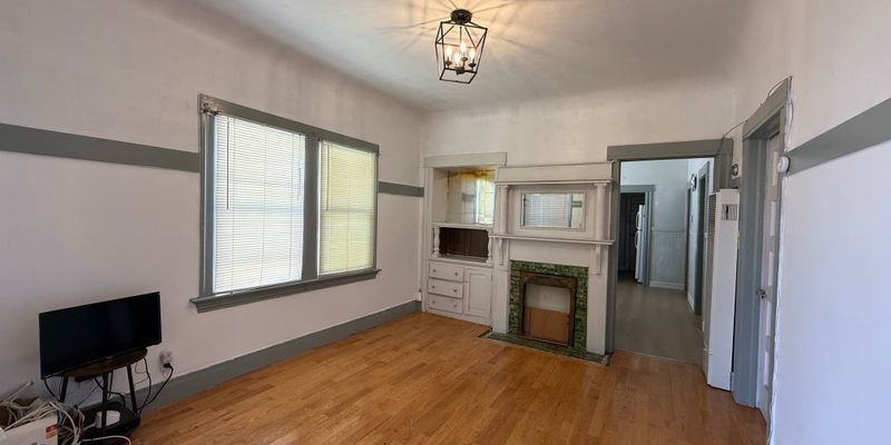 Oakland House: 1630 8th Ave