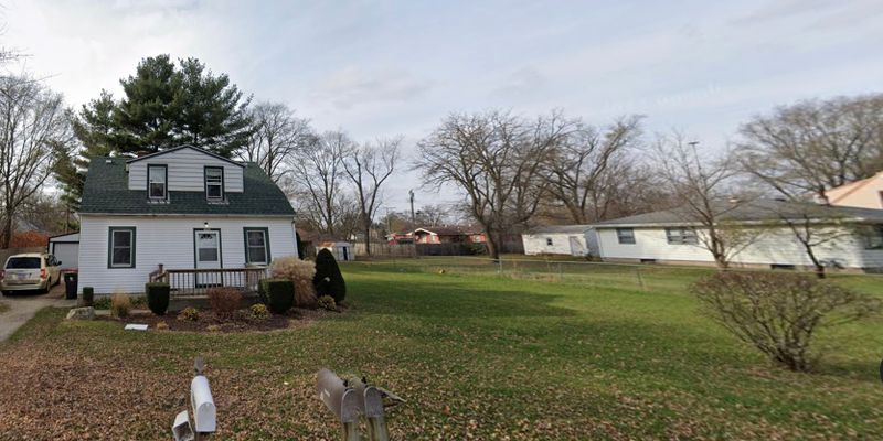 Beloit House: 1966 Dewey Ave