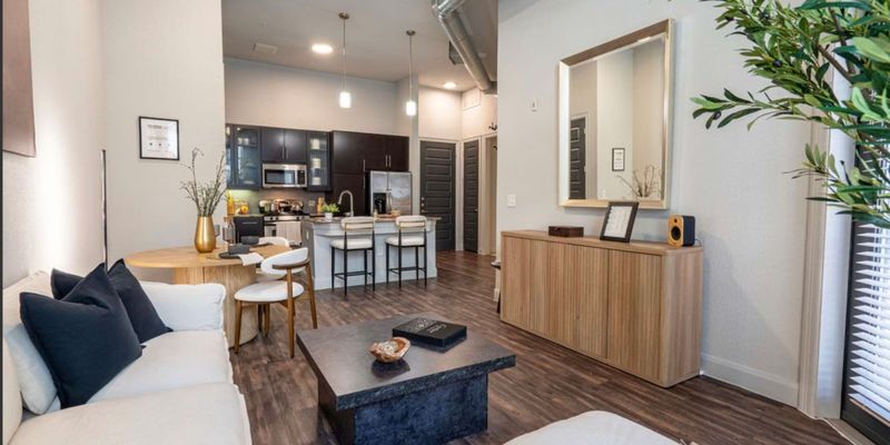 Houston Apartment: 4000 Westheimer Rd