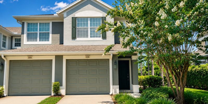 Riverview House: 2096 Kings Palace Dr