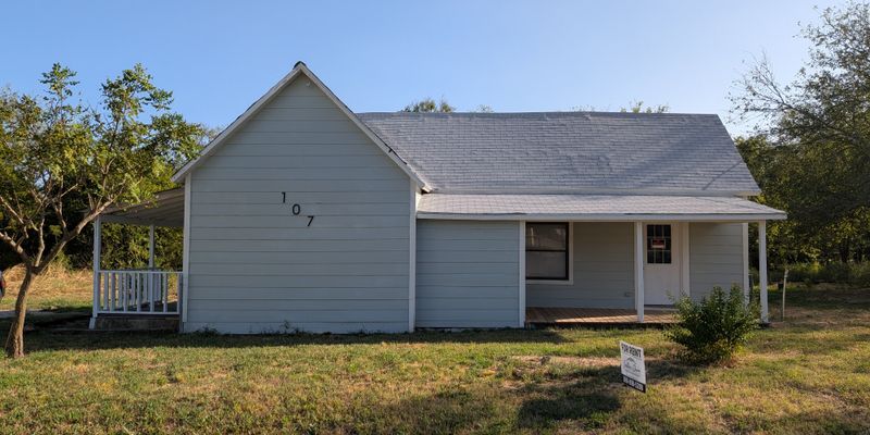 Springer House: 107 Spur