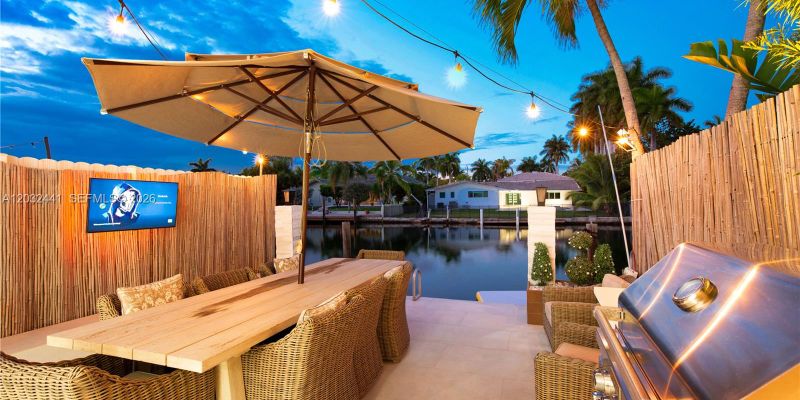 North Miami Townhome: 2115 NE 123rd St