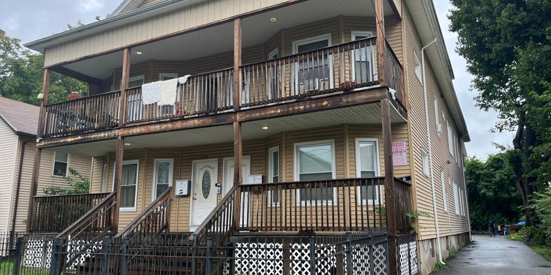 Hartford Apartment: 497-499 Edgewood St