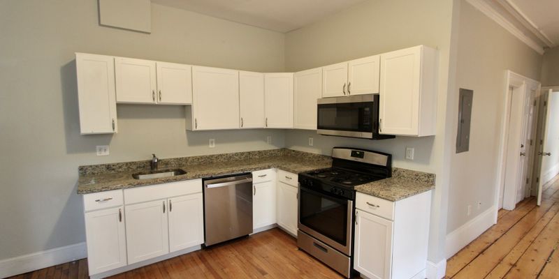 Boston Apartment: 126 Saratoga St