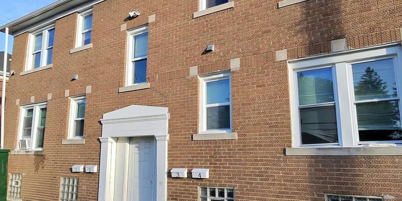 Detroit Apartment: 7531 MacKenzie St