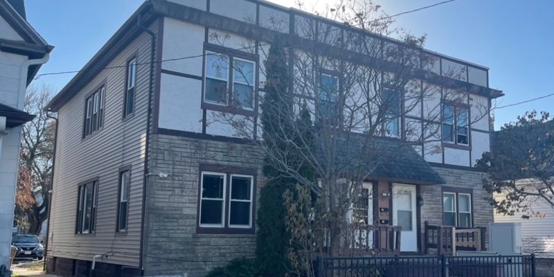 Kenosha Apartment: 1917 61st St