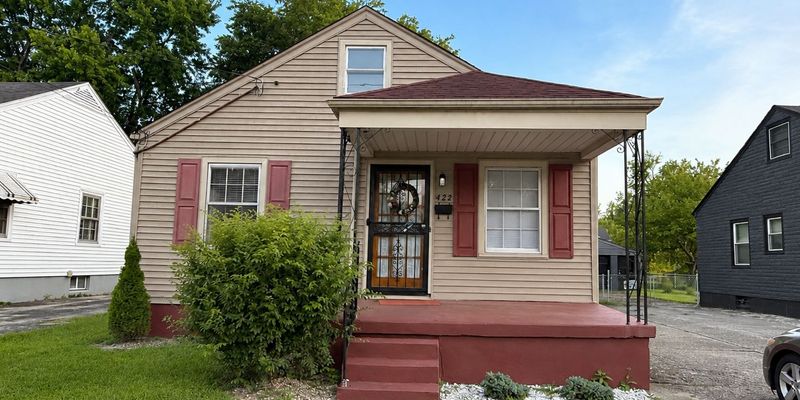 Louisville House: 422 Creel Ave
