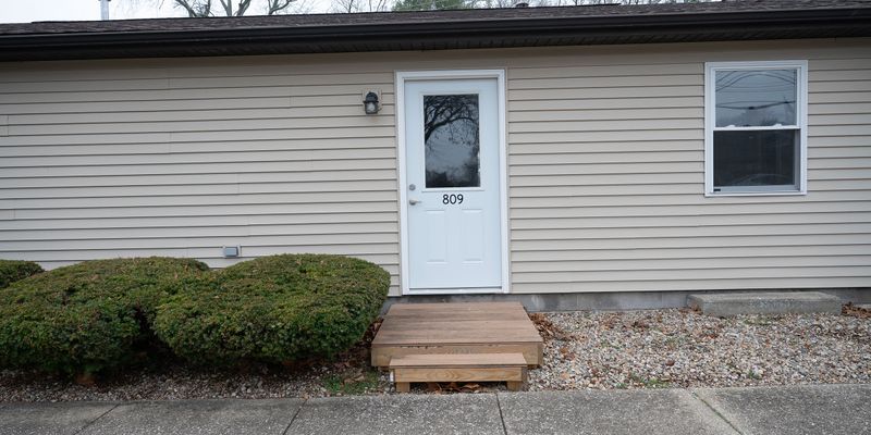 Flora House: 809 N Main St