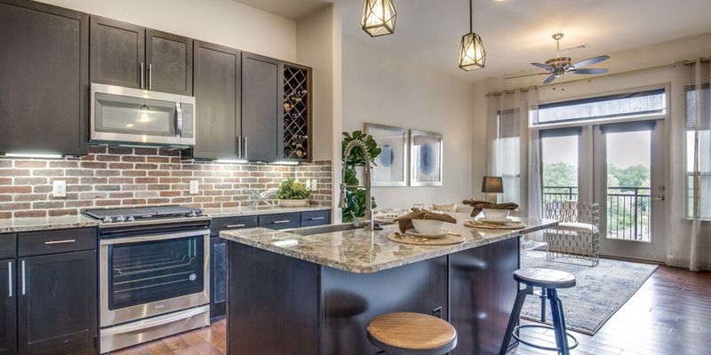 Bellaire Apartment: 4599 Bellaire Blvd