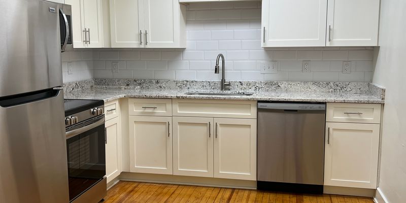 Pulaski Apartment: 500 Pico Terrace