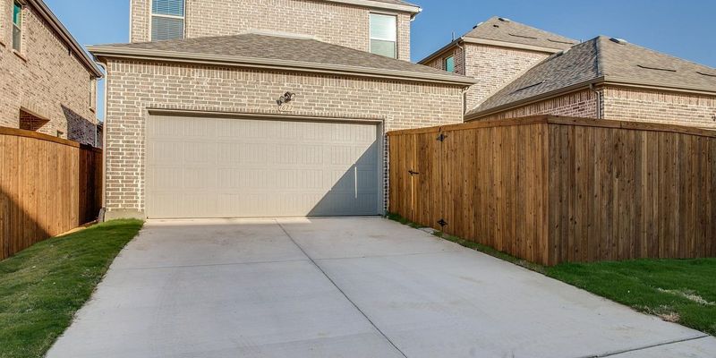 North Richland Hills House: 7685 Regal Ln