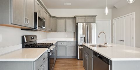 10-128_2242 Eversull Ln.jpg