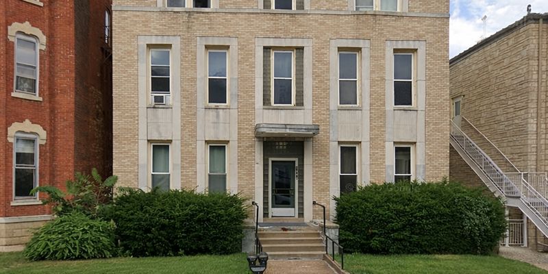 Dubuque Apartment: 1338 Main St
