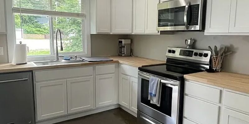 Edwardsburg House: 68434 Ginger Street