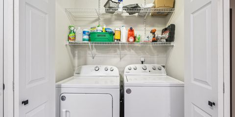 14-140 80 Circle Dr 5.jpg