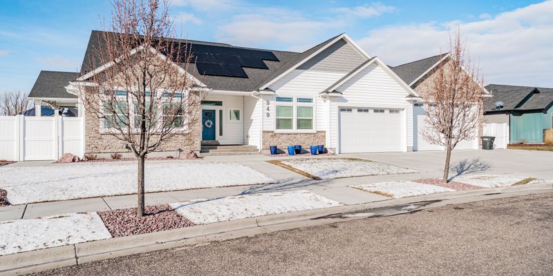 Ammon House: 949 Greenwillow Ln