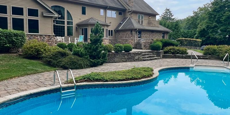 Hartsdale House: 32 Topland Rd