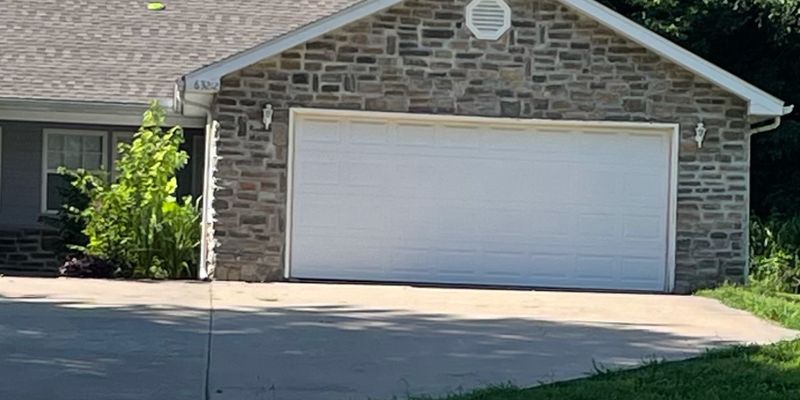 Grove House: 63212 E 291 Rd