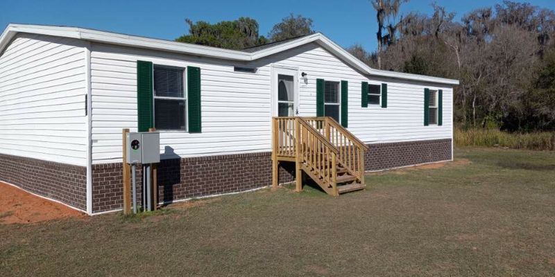Lake Panasoffkee House: 4043 NW 40th Terrace