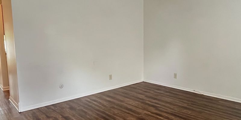 Richwood House: 402 Forest Ln