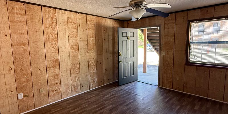 Leesville Apartment: 347 Watson Rd