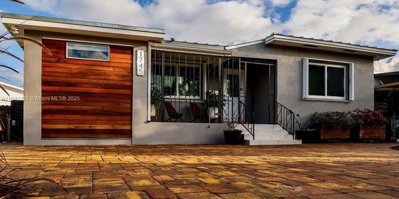 Miami House: 1745 SW 11th Ter #1745