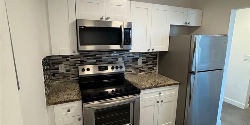 North Miami Apartment: 13390 NE 7th Ave