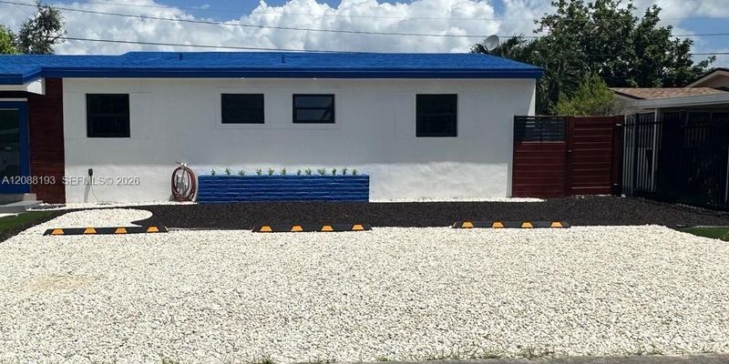 Miami Gardens House: 2115 NW 185th St