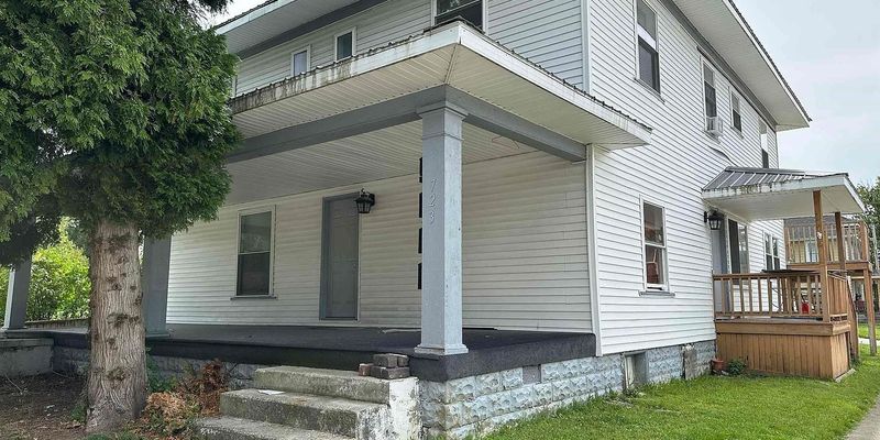 Kokomo Apartment: 723 W Jefferson St