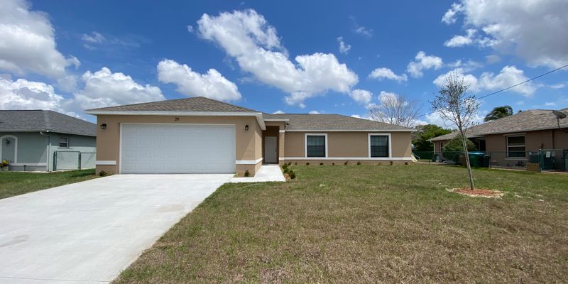 Cape Coral House: 29 SE 15th Ave