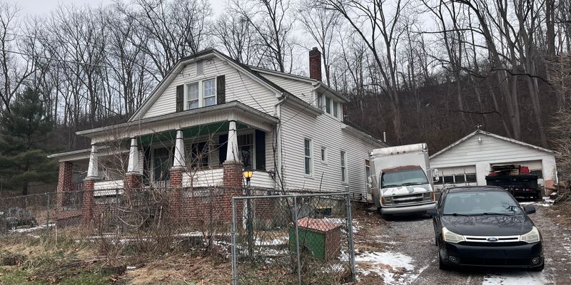 Rebuck House: 1515 Schwaben Creek Rd