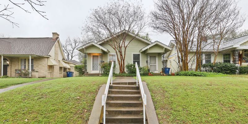 Dallas House: 5928 Velasco Ave