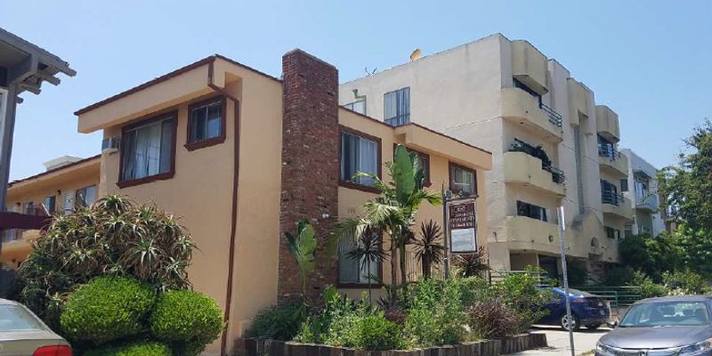 Los Angeles Apartment: 1745 Colby Ave
