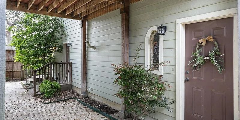 Dallas Apartment: 5217 Richard Ave