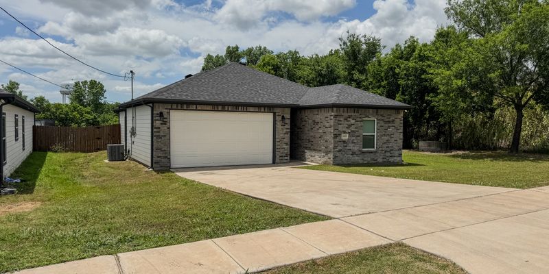 Greenville House: 3105 Spencer St