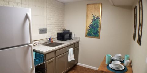 719 c kitchen 4.jpg